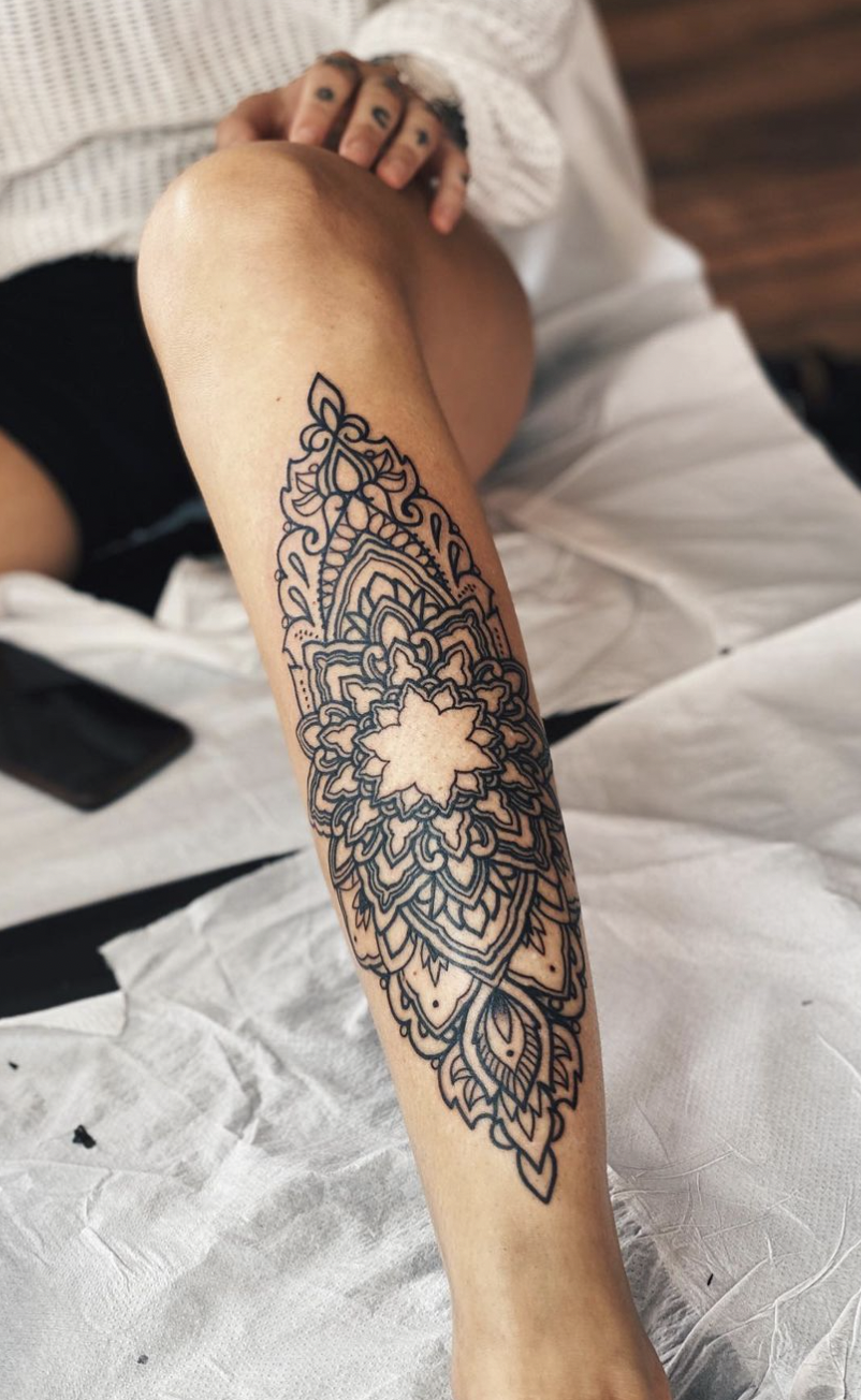 full-leg-mandala-tattoo