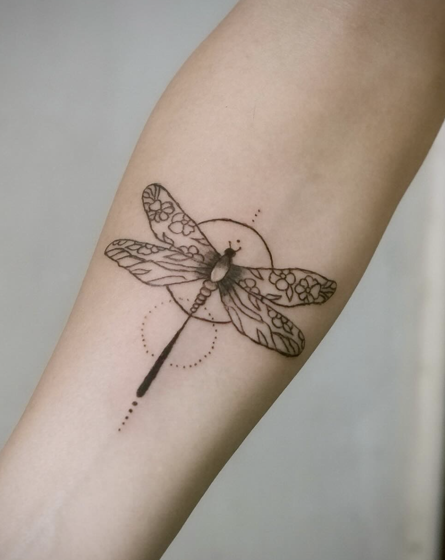 geometric-dragonfly-tattoo