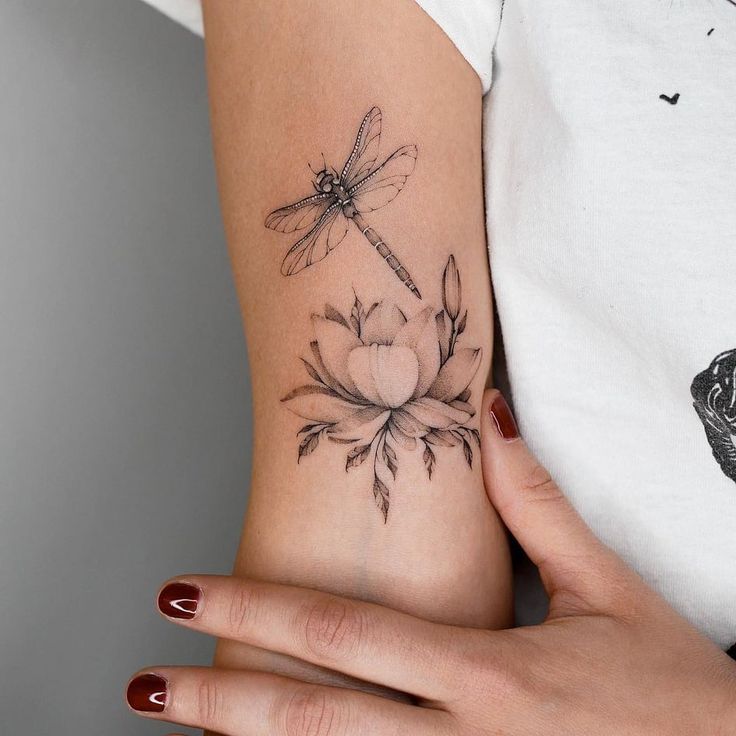 flower-dragonfly-tattoo-design