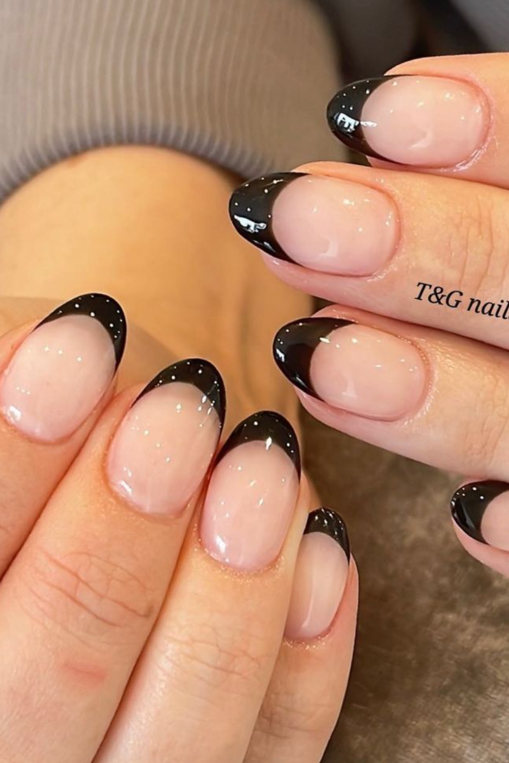 short-black-tip-nails