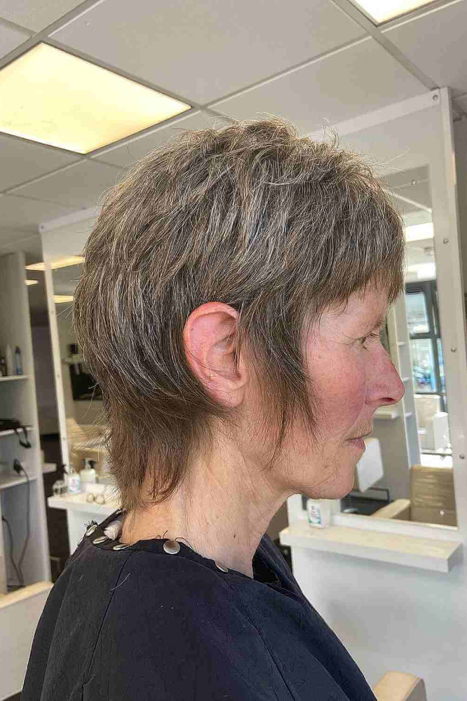 Short Hairstyles For Women Over 60-23