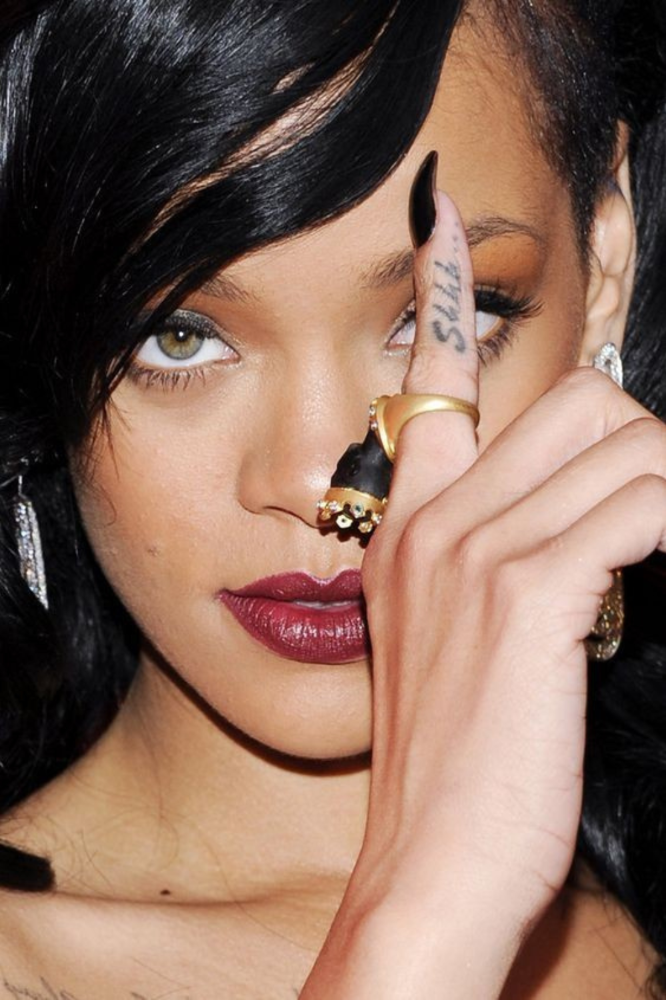 20_rihanna_tattoo