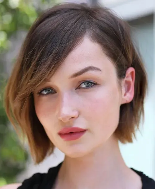 1-short-angled-bob-with-side-bangs