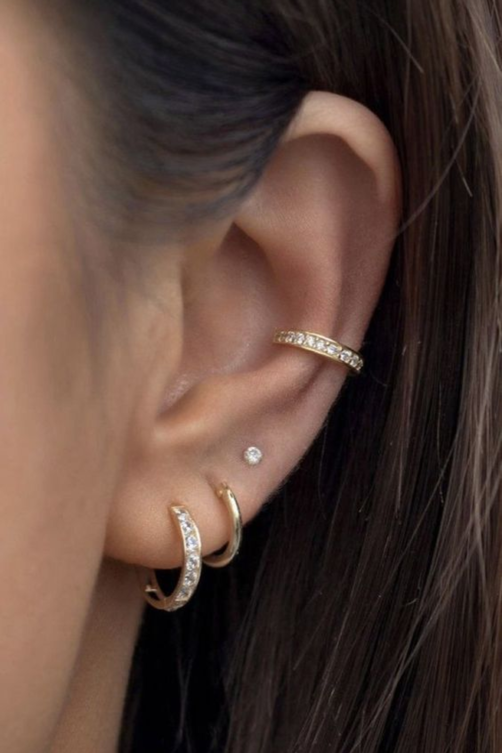 minimalist-earrings-with-lobe-conch