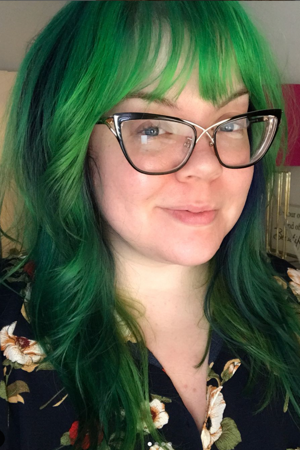 shag-with-bangs-on-green-hair