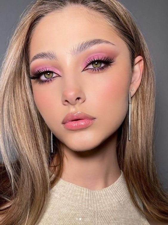 pink-eyes-makeup