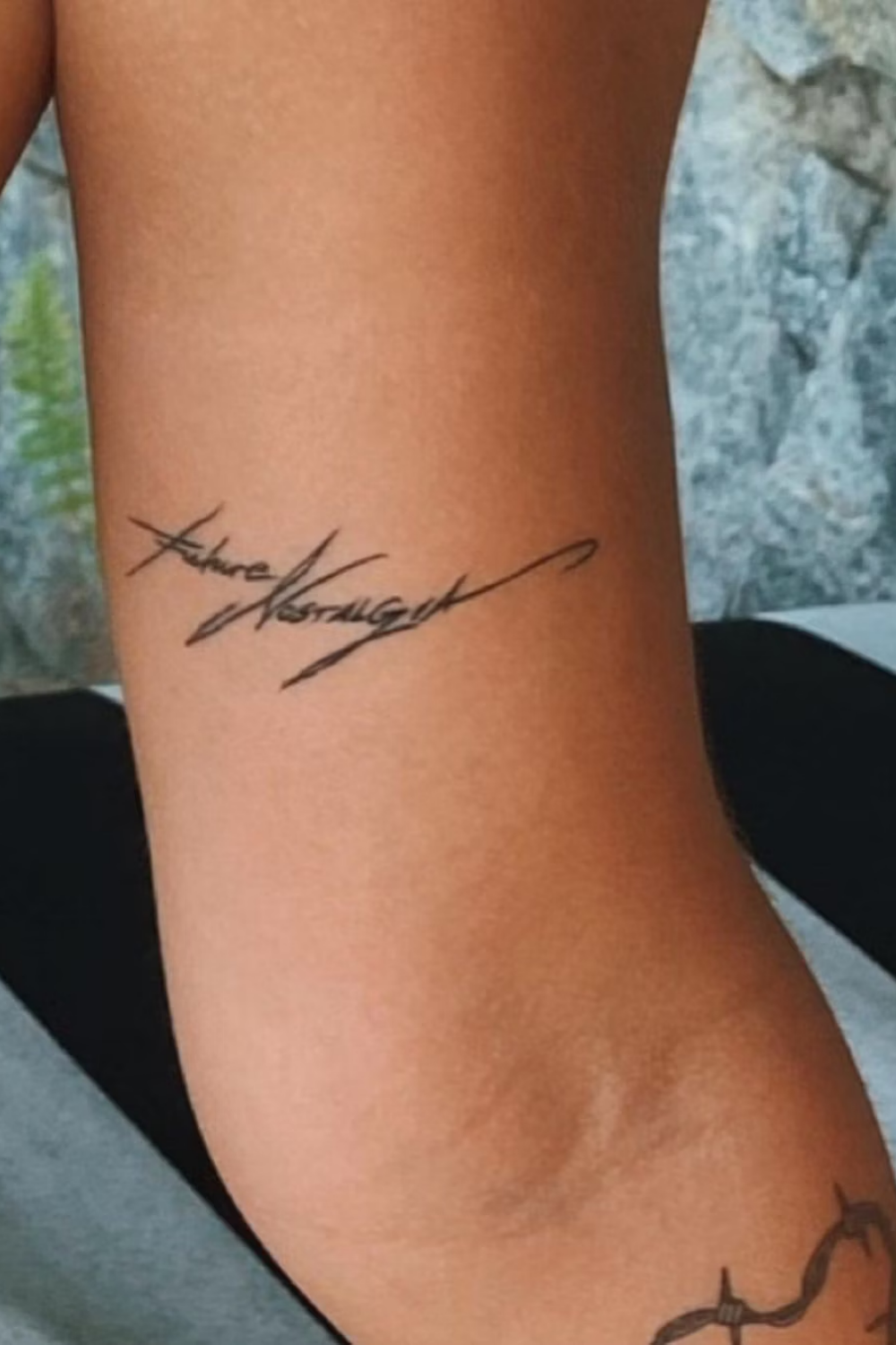 dua-lipa-arabic-tattoo