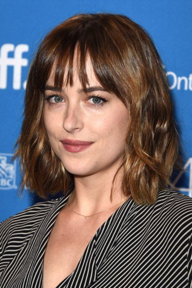 Short-highlighted-hair-with-bangs