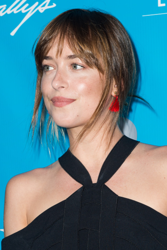 Double-swept-fringe-with-loose-locks