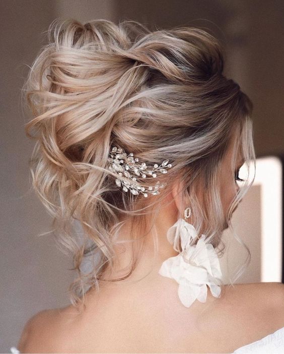 loose-curls-updo