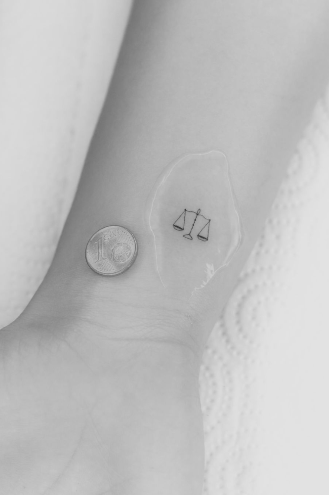 Tiny-wrist-tattoos-12