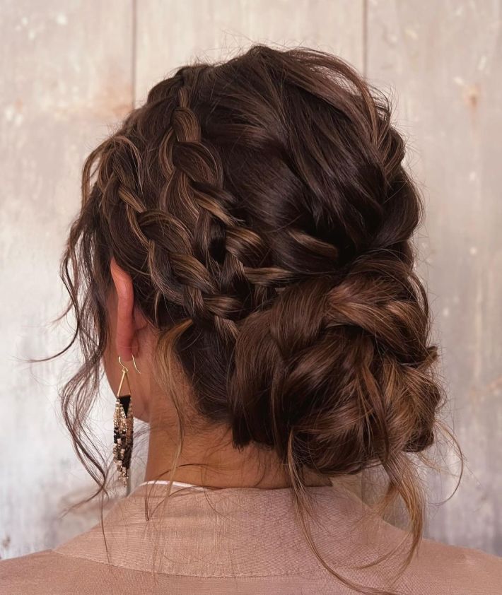40 Wedding Guest Hairstyles for any Party Theme - Hair Adviser