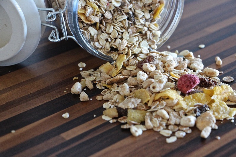 https://pixabay.com/en/muesli-food-eat-fruits-breakfast-1376575/