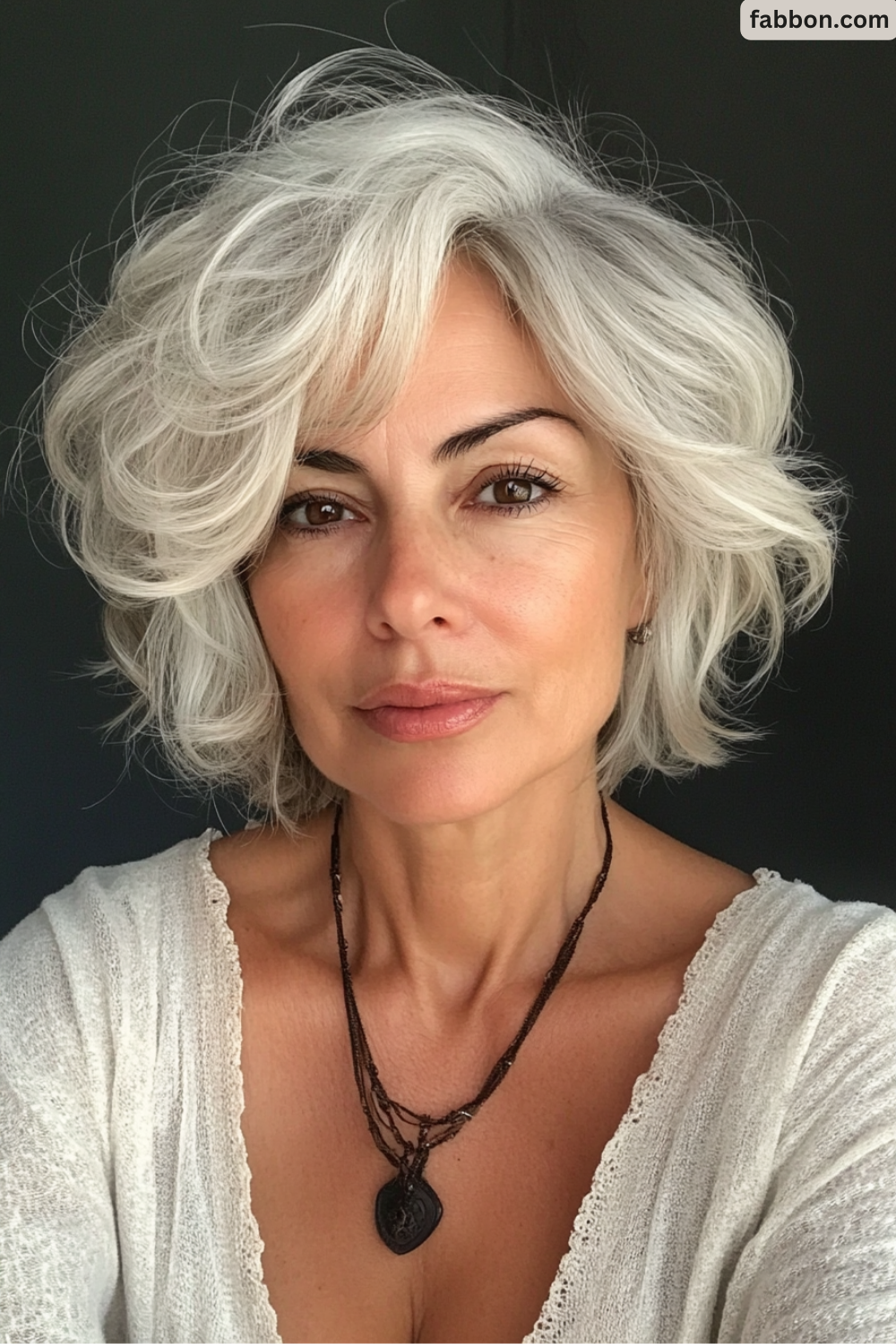 messy-short-bob-for-gray-hair