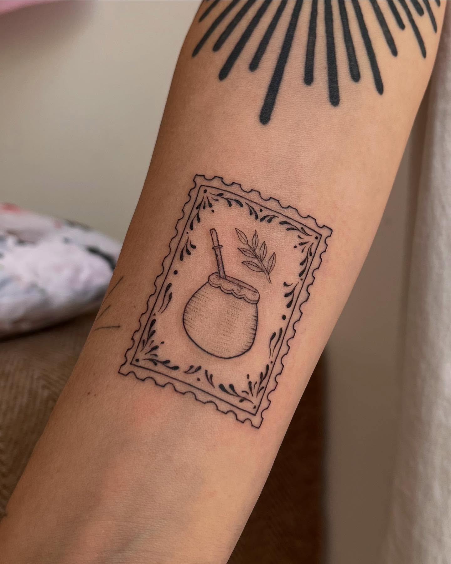 fine-line-tattoo-kettle and leaf