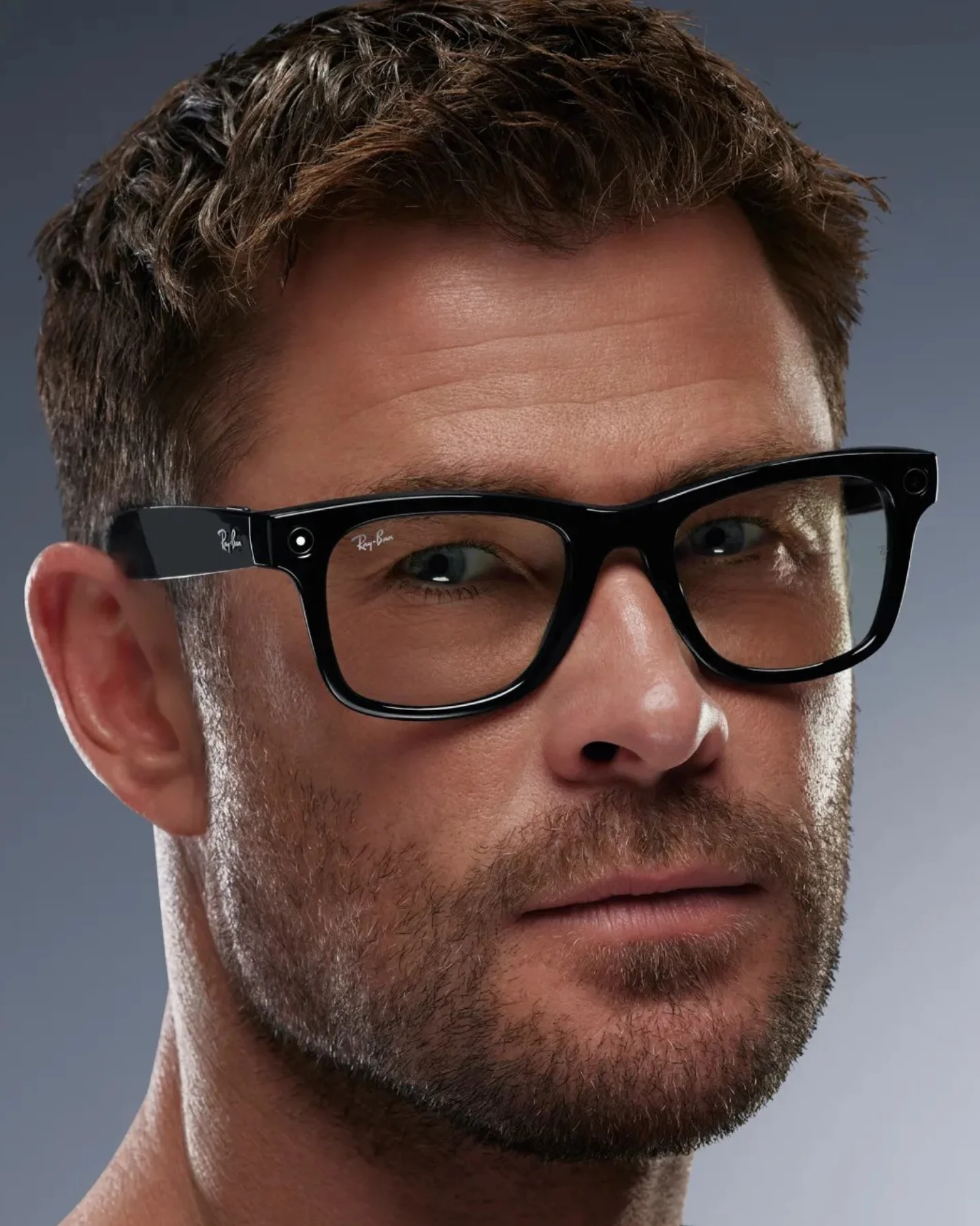 chrios-hemswoth-in-glasses