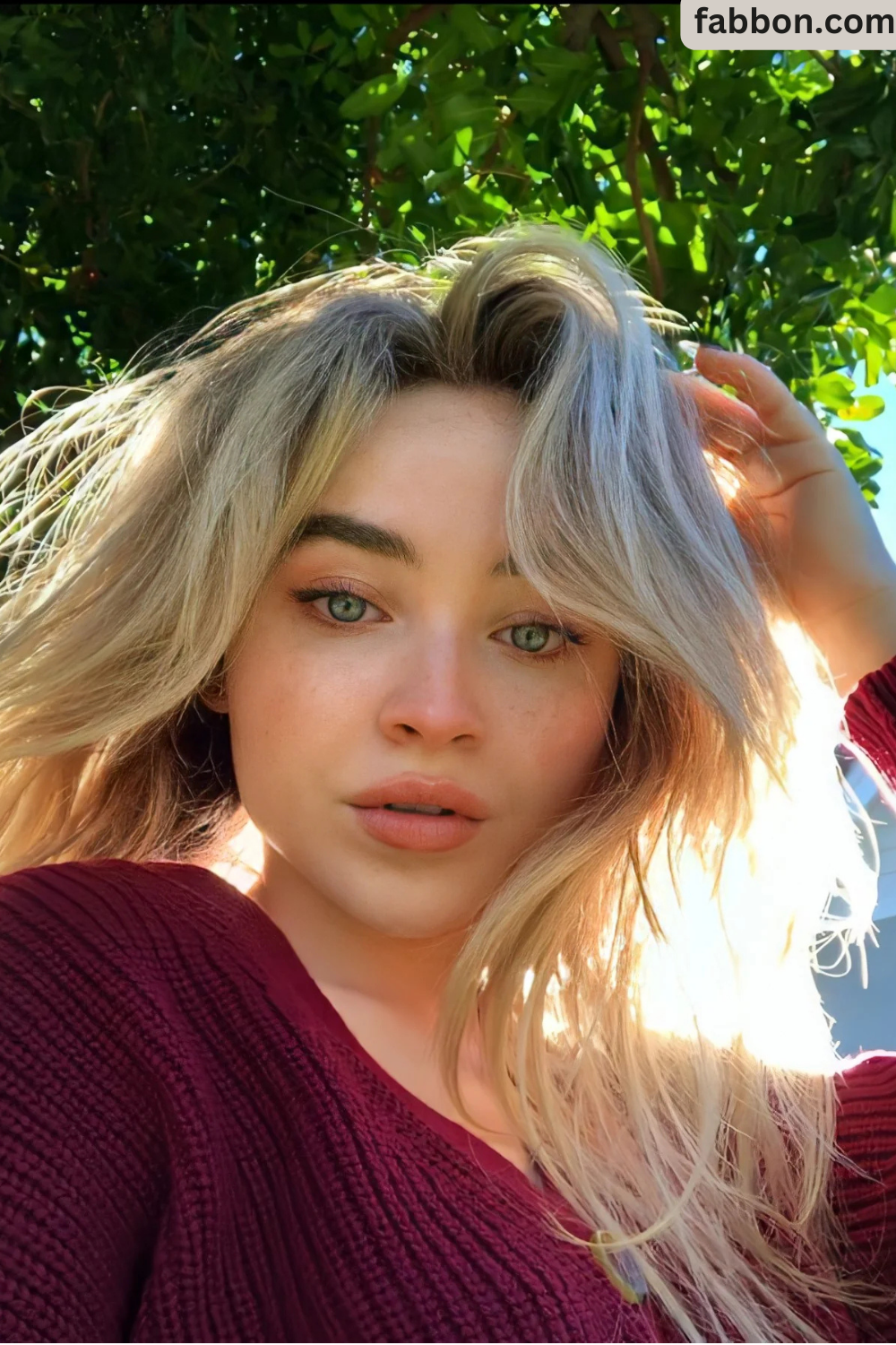 sabrina-no-makeup-out-in-the-sun