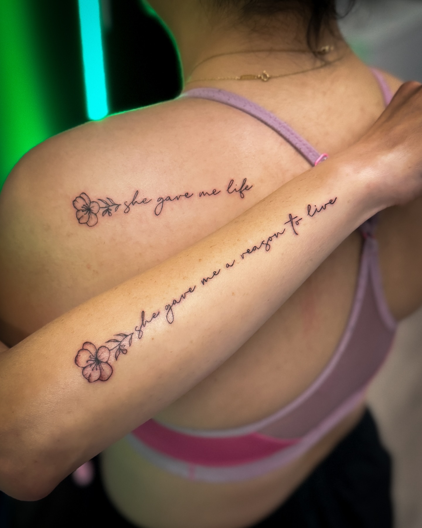 she-gave-me-life-she-gave-me-reason-to-live-matching-mom-daughter-tattoo