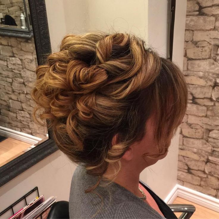 voluminous-hairstyle-with-bangs