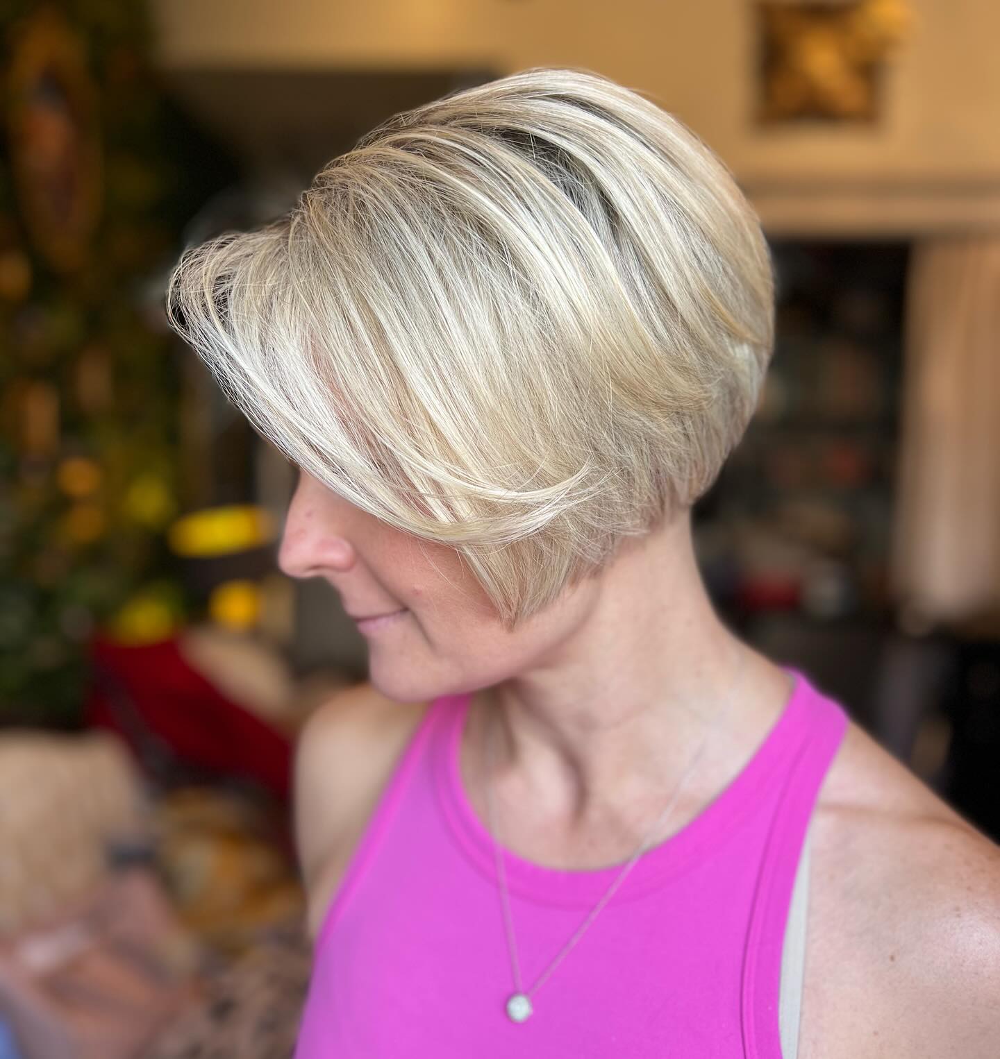 short-ctacked-bob-blonde-hair