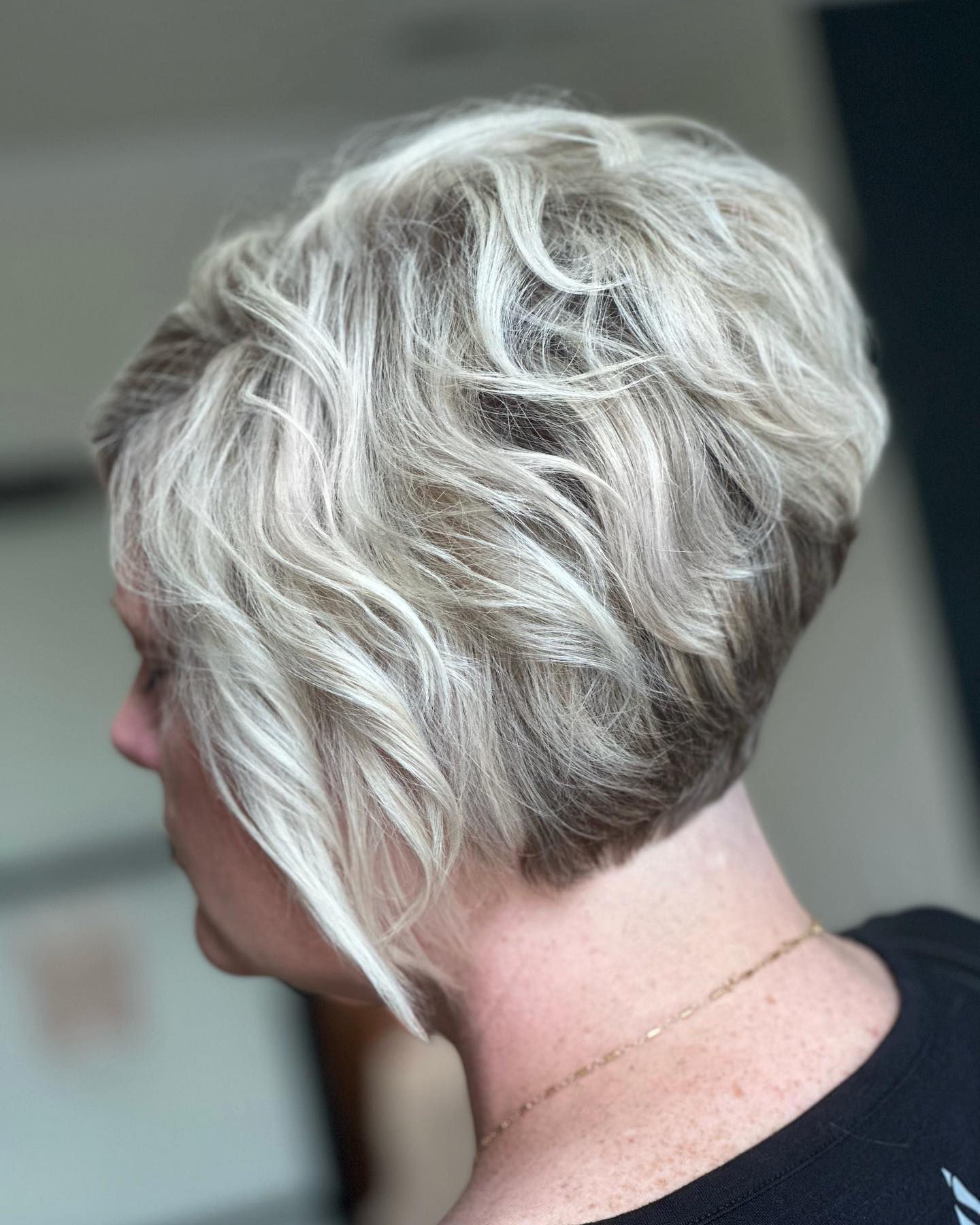 angled-stacked-bob-gray-hair
