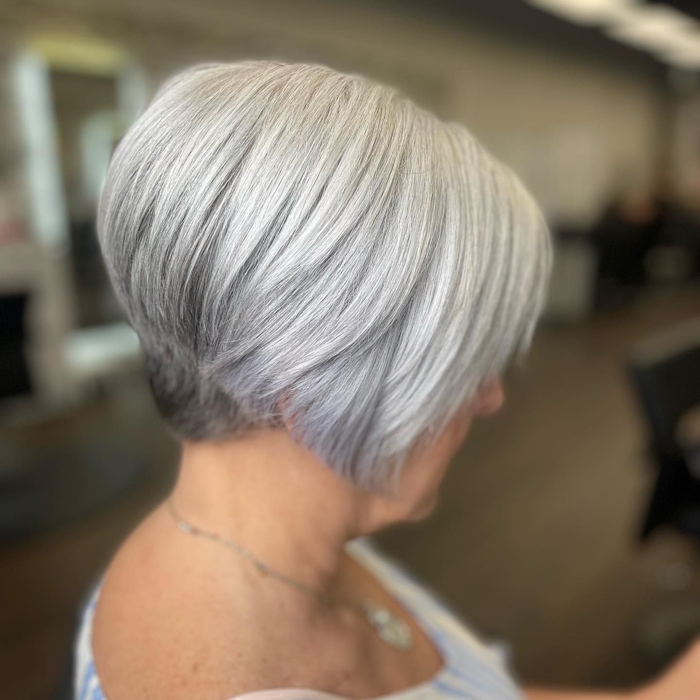 gray-stacked-bob