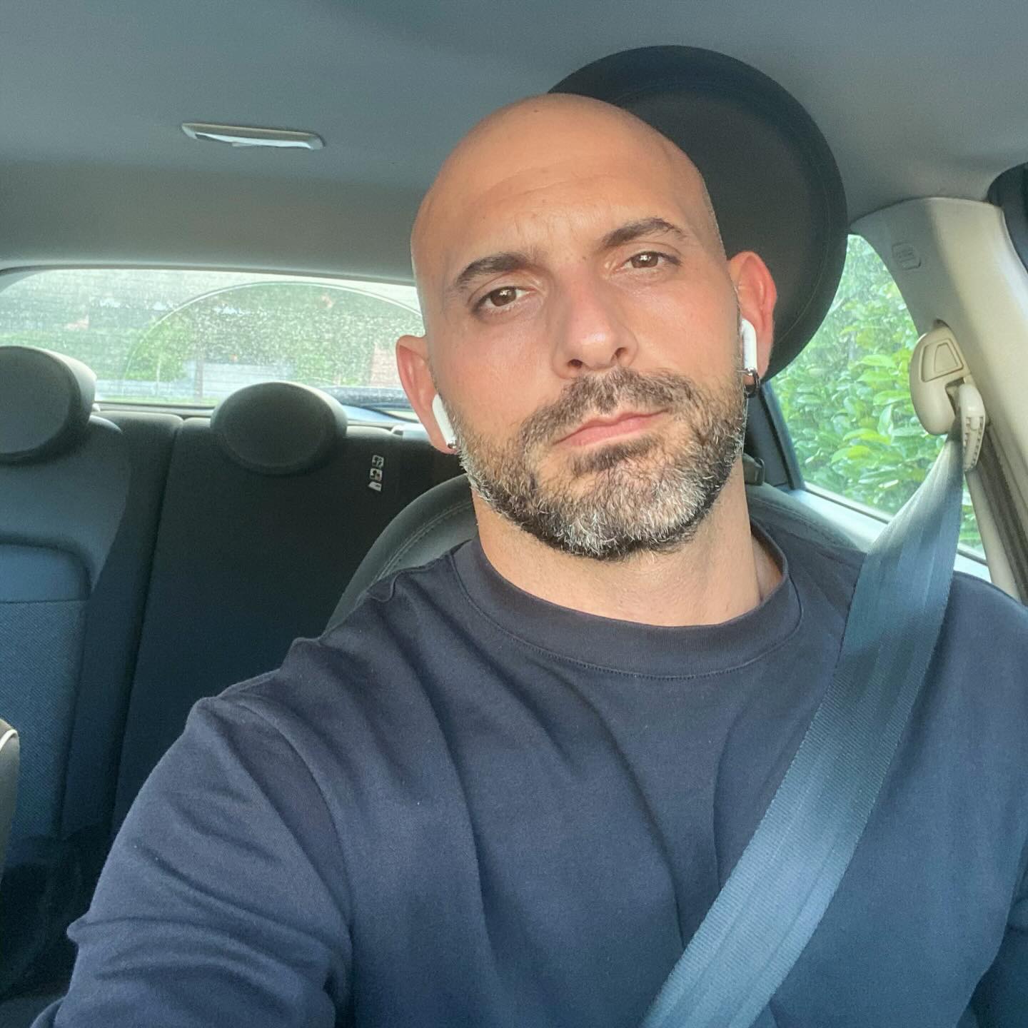 bald-cut-with-gray-beard