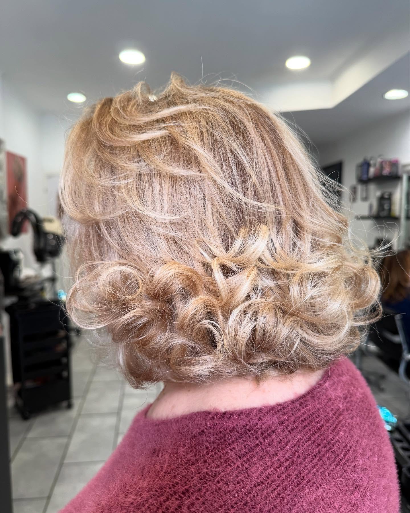 curly-layered-bob