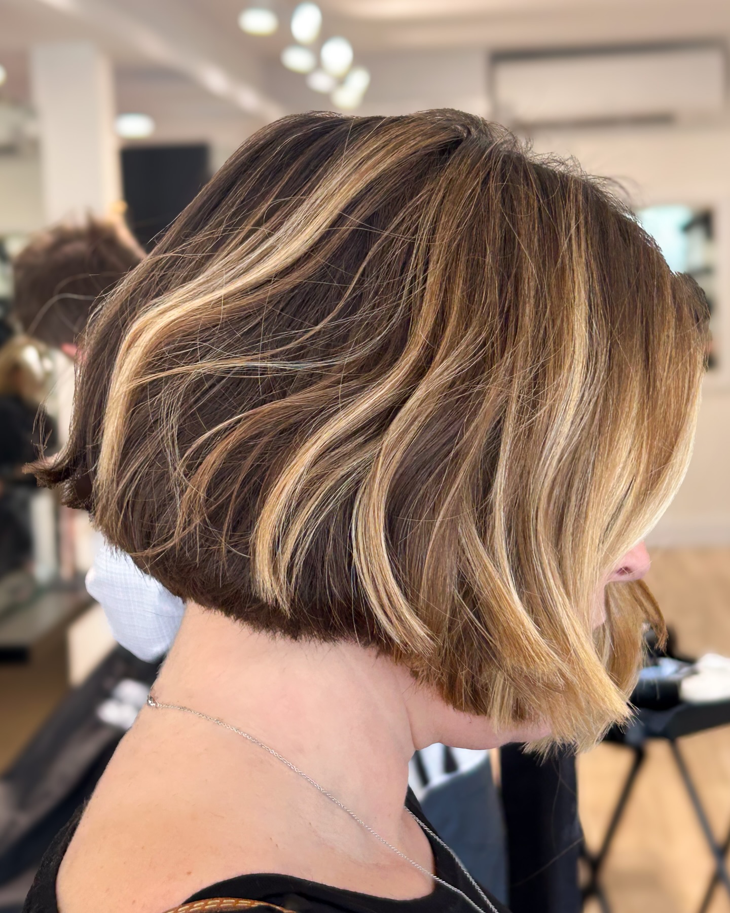 bob-with-blonde-highlights
