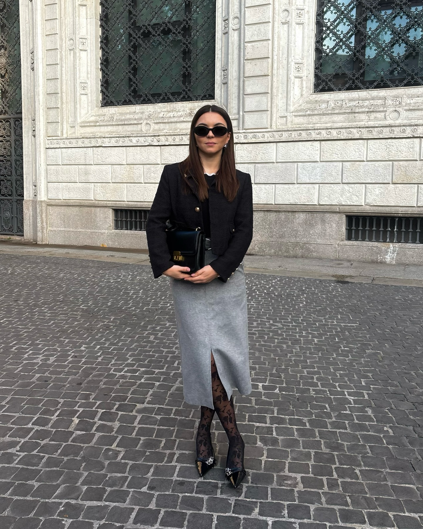 black-jacket-with-gray-skit
