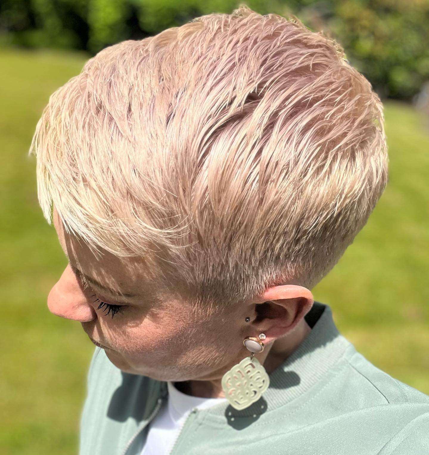 cropped-hair
