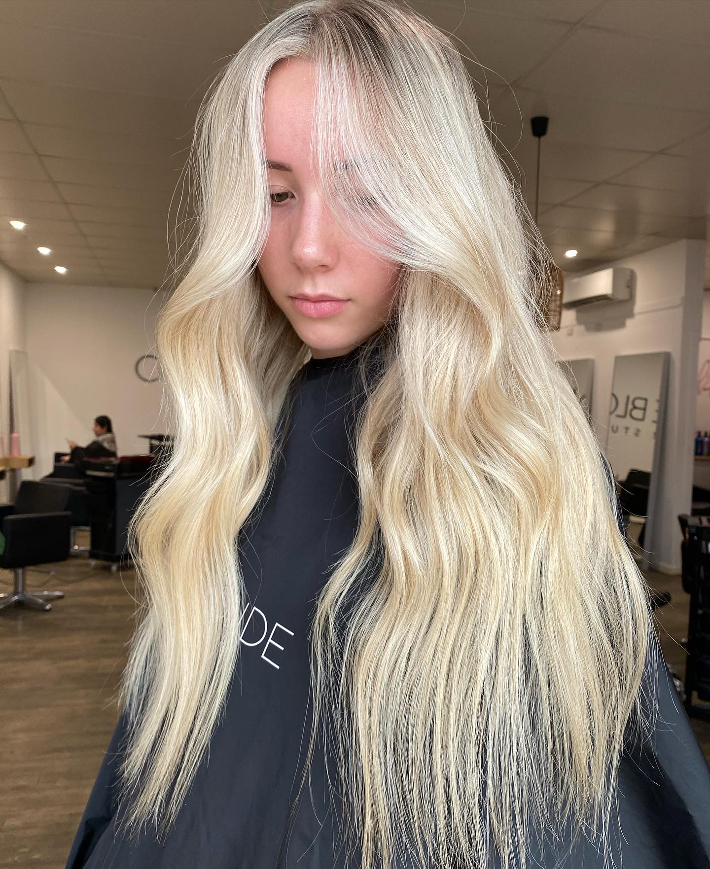 curtain-bangs-long-blnde-hair