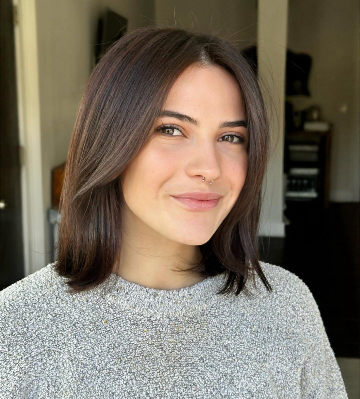 middle-parted-medium-length-hair-for-fine-hair