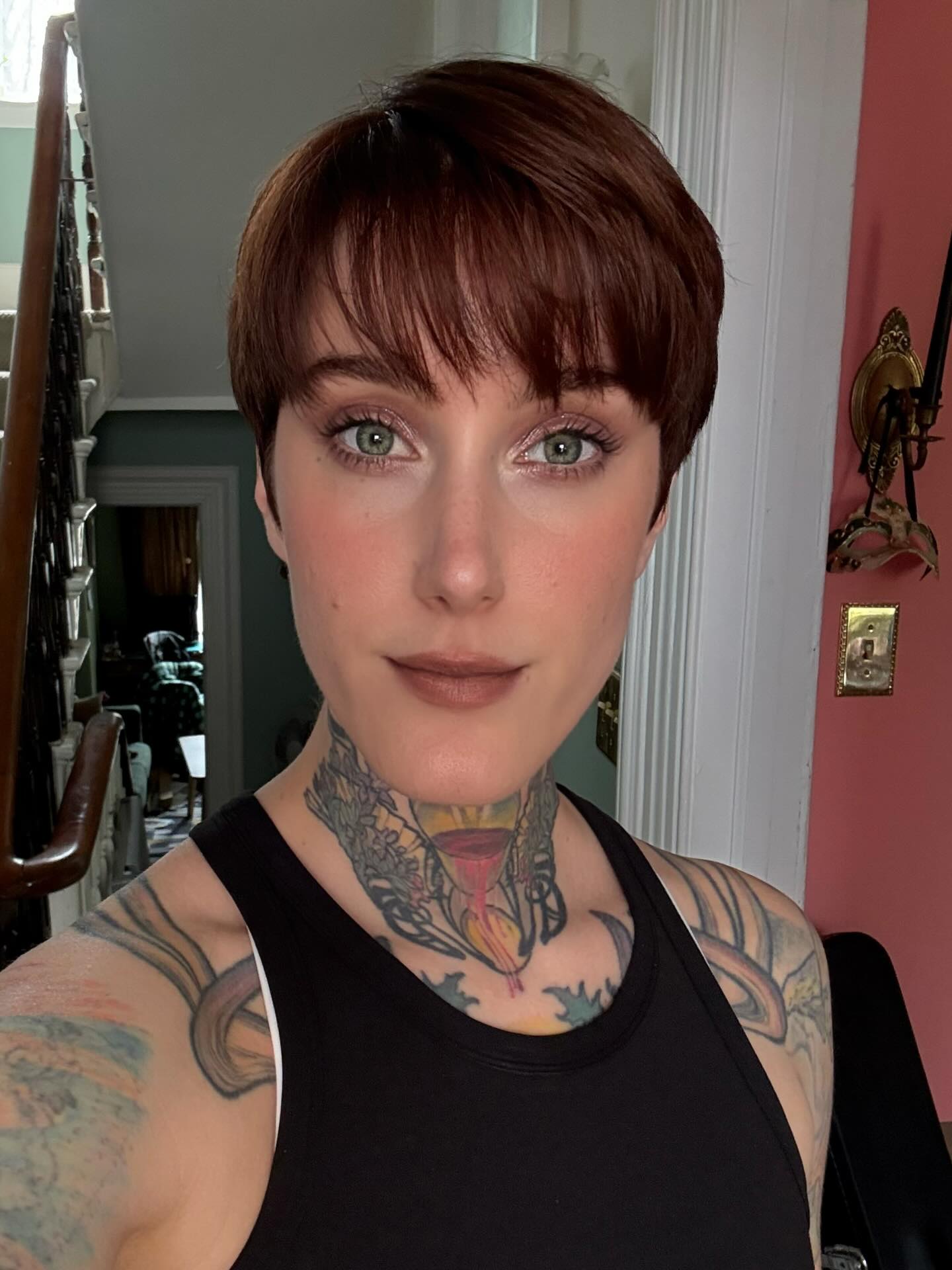 auburn-colored-pixie-with-bangs
