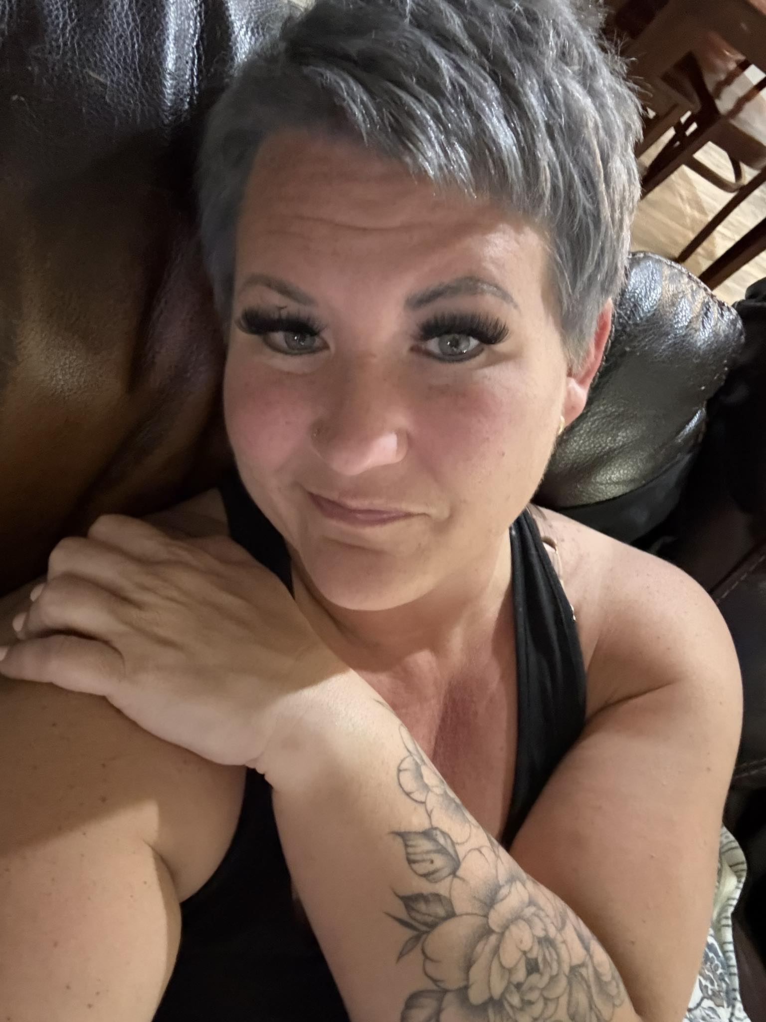 gray-thick-short-hair