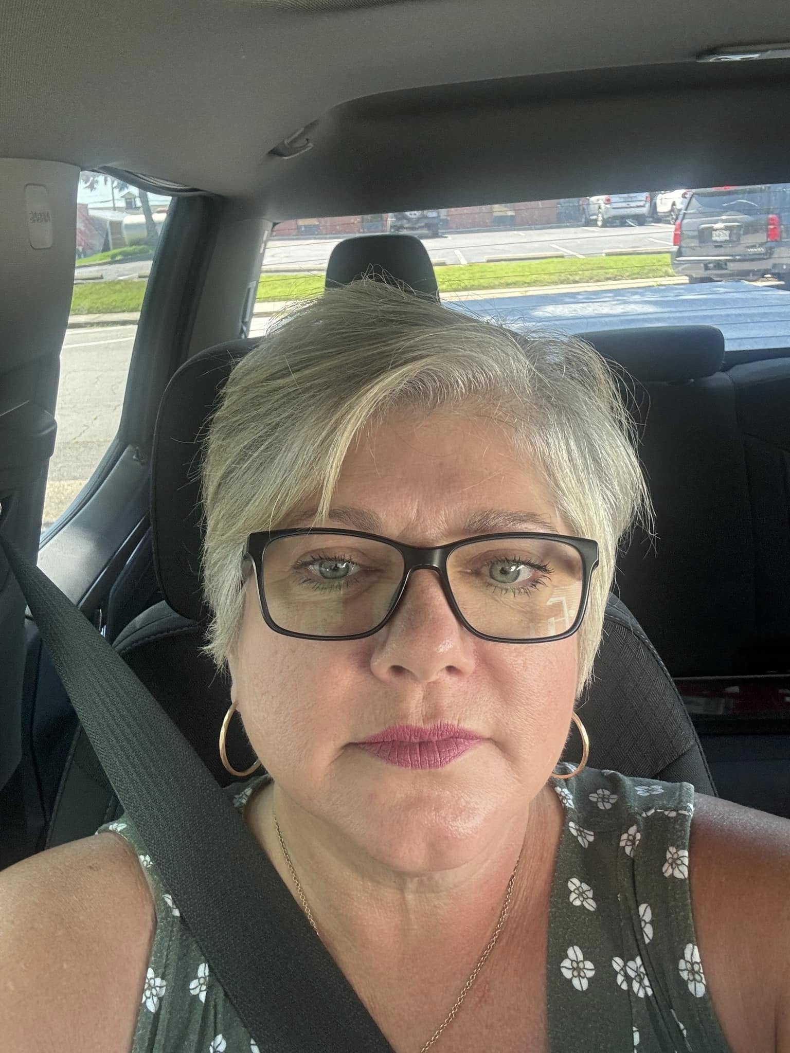 gray-hair-with-glasses-over-50