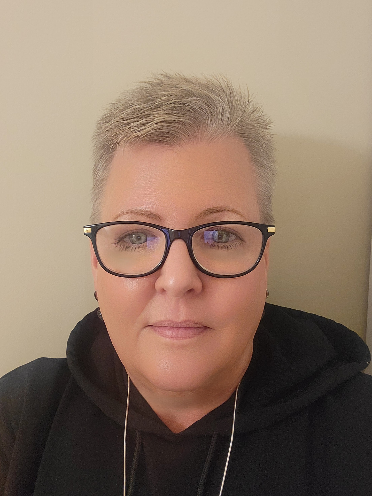 short-haircut-fine-hair-over-50