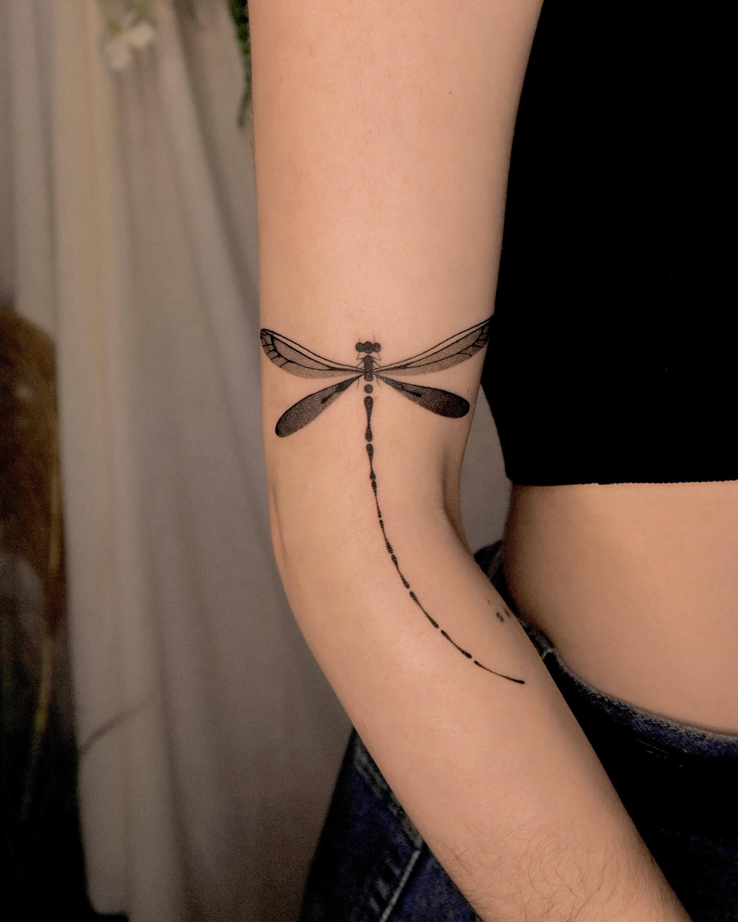 dragonfly-with-tail