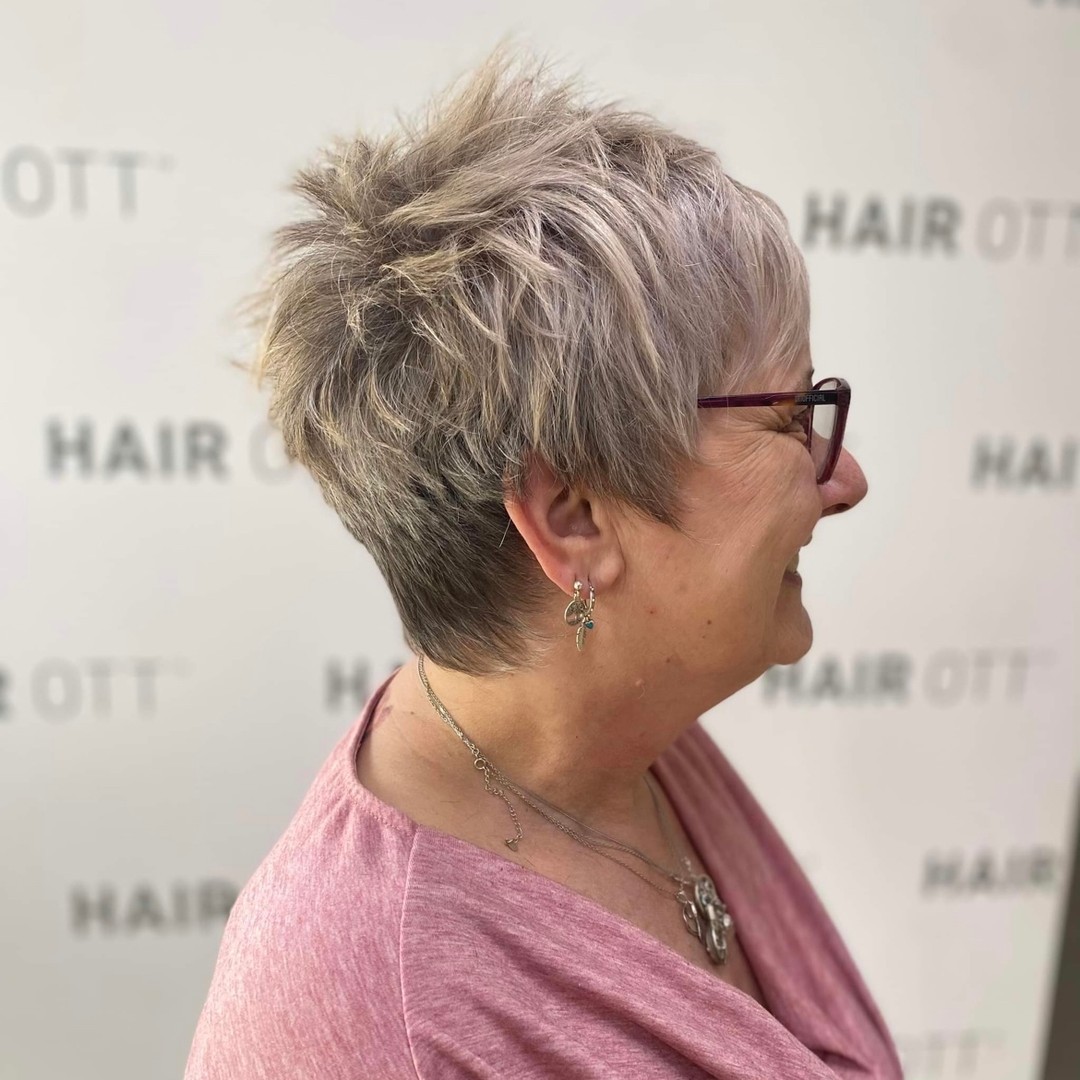 choppy-gray-short-hair