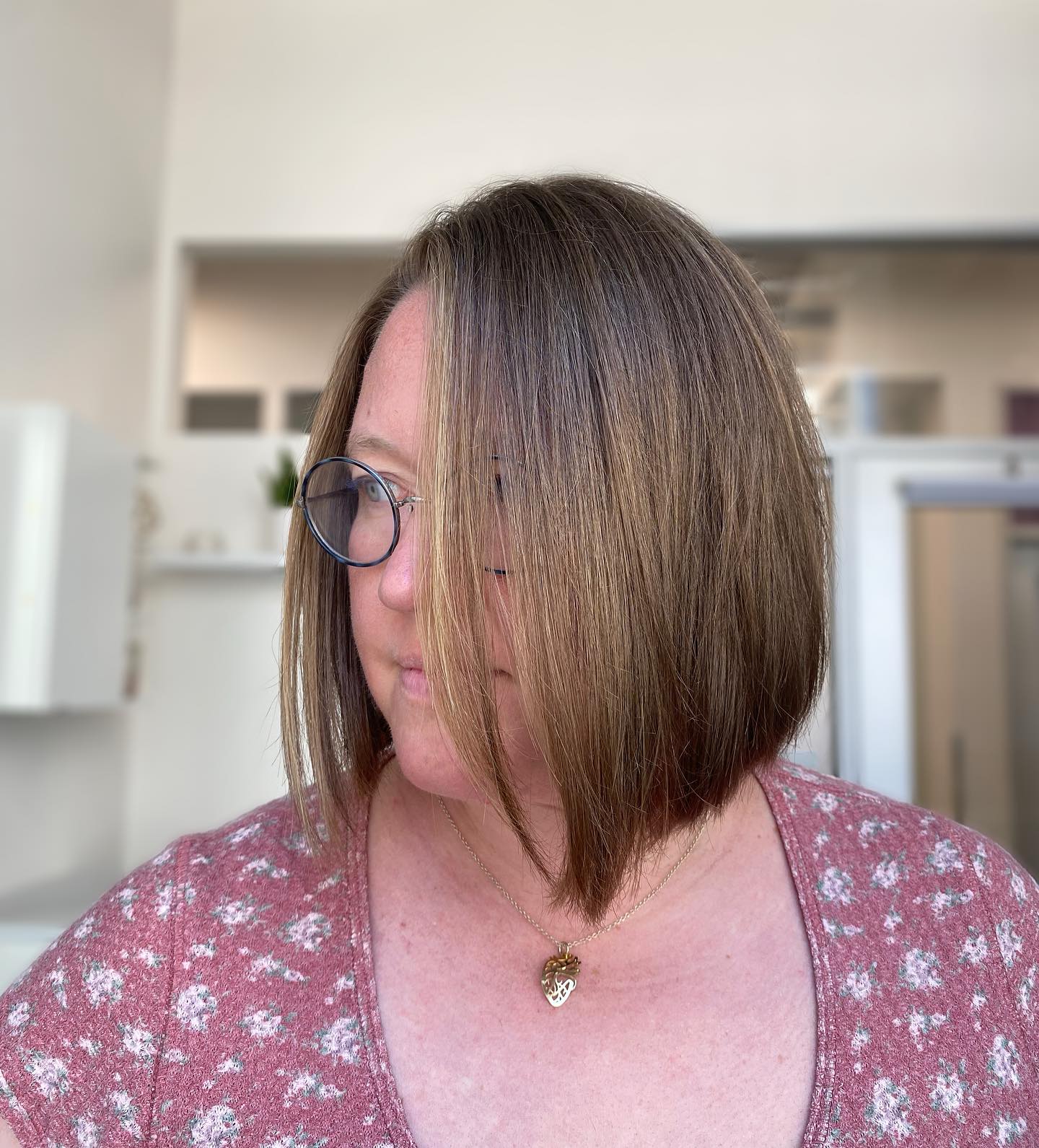 angled-bob-with-side-parted-hair