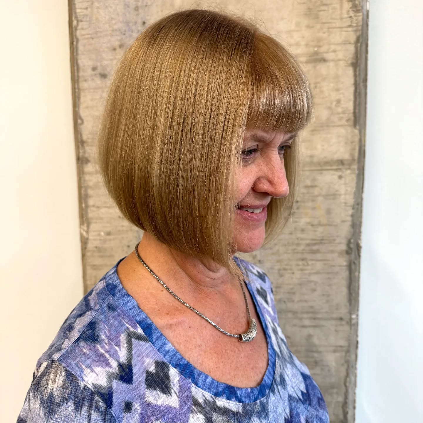 blonde-angled-bob-with-bangs