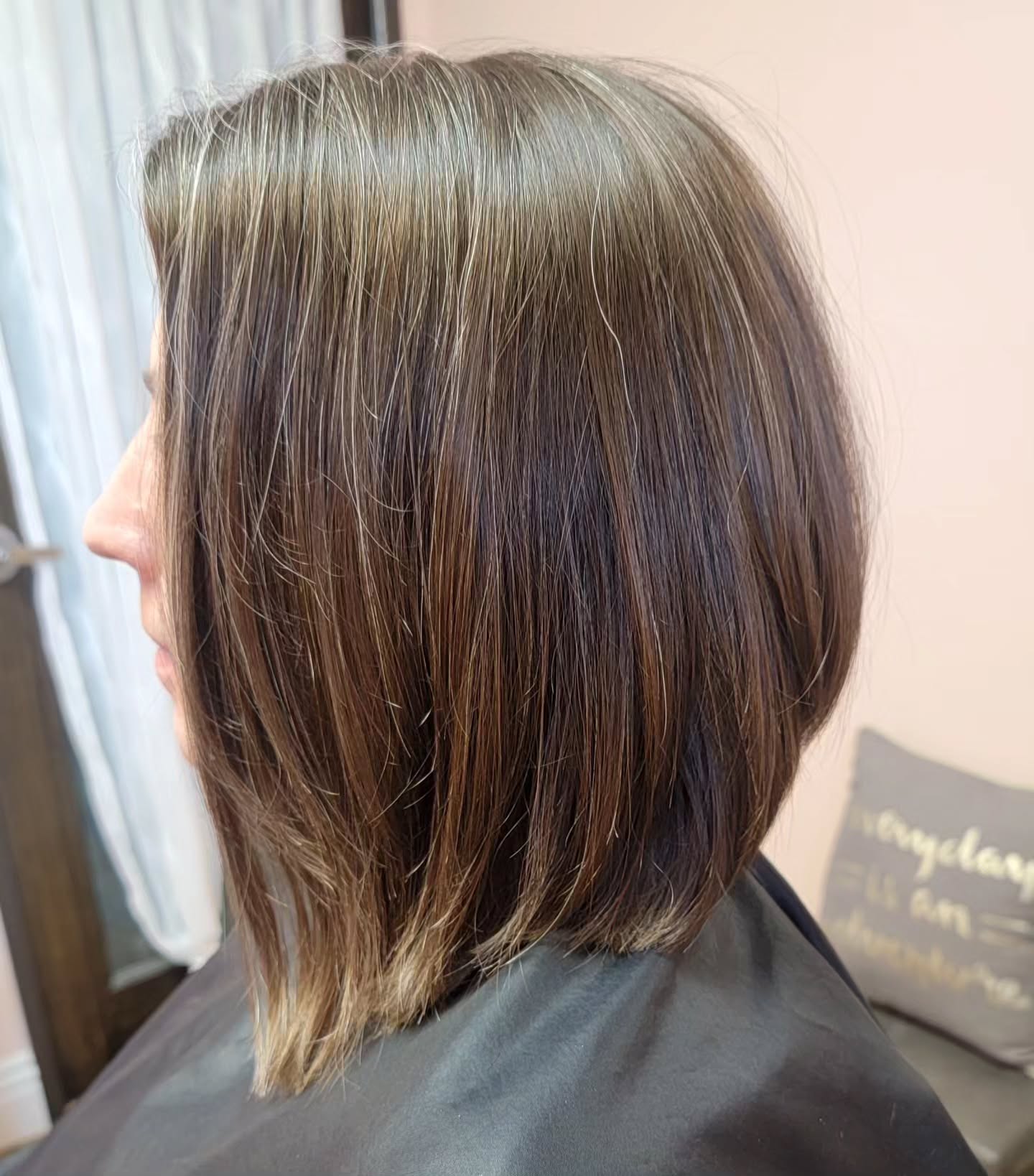 bob-with-blonde-highlights