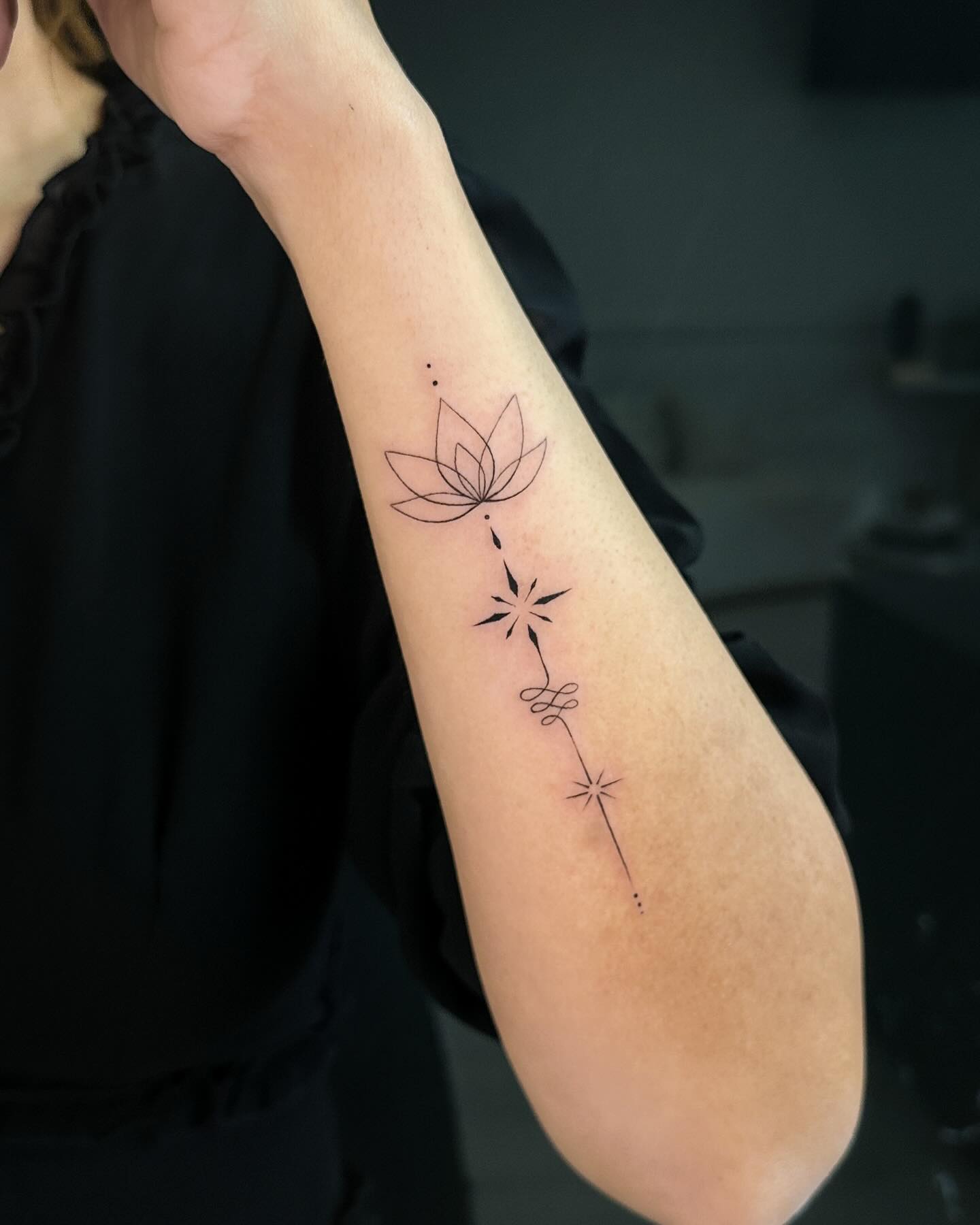 unalome-with-lotus-and-star