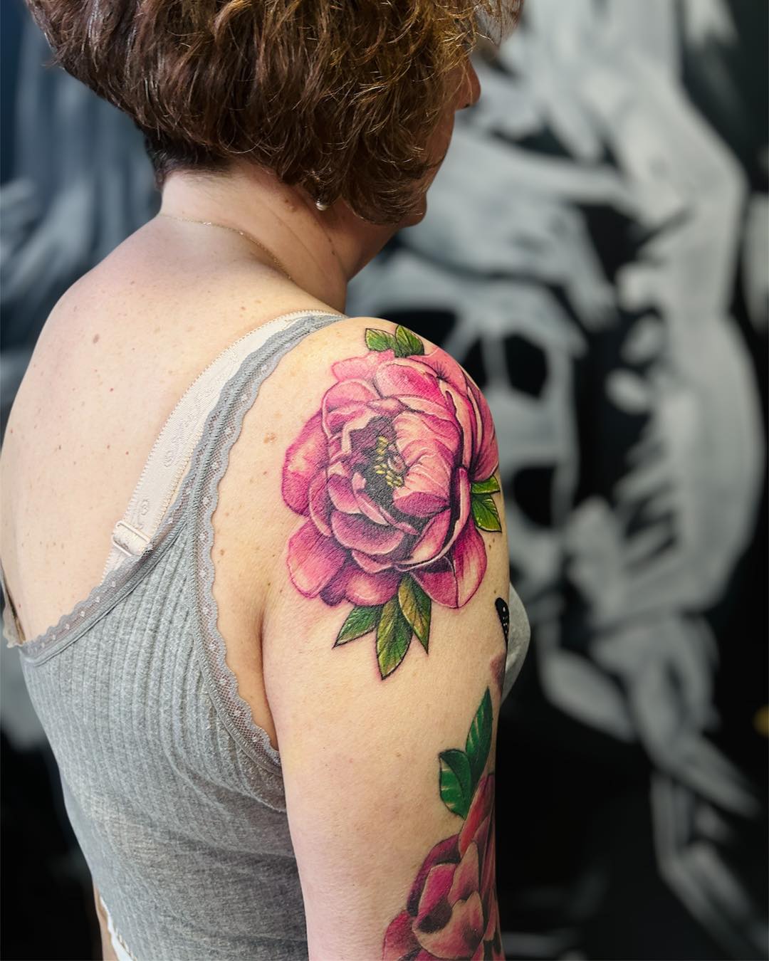 flower-tattoo-on-shoulder