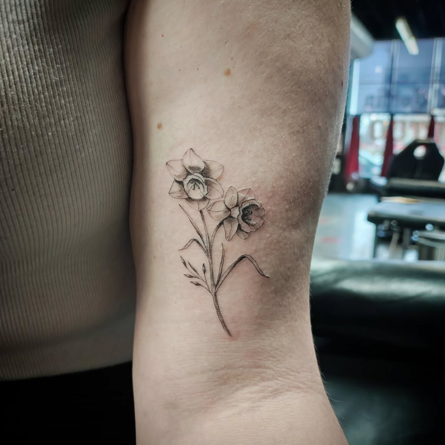 flower-and-leaf-tattoo
