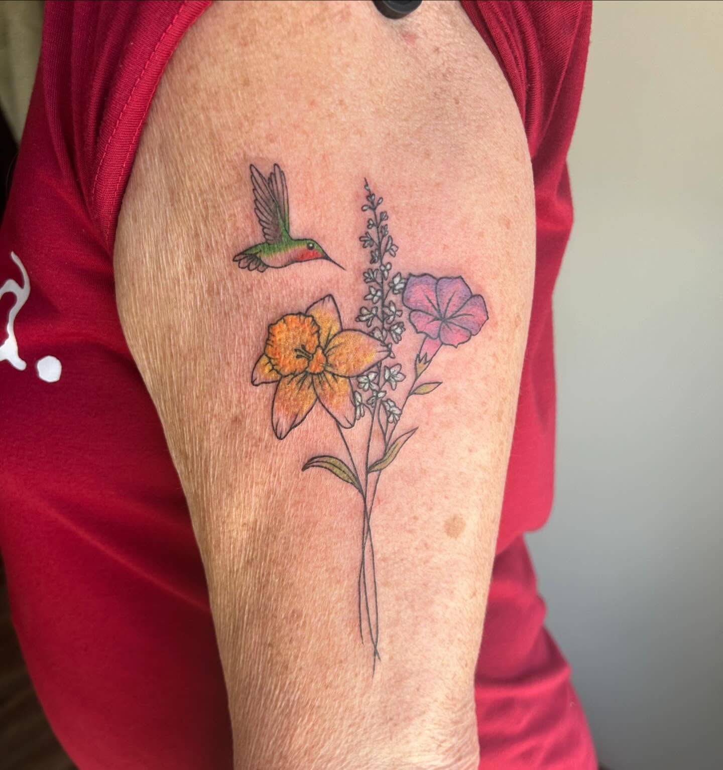 hummingbird-and-floral-tattoo