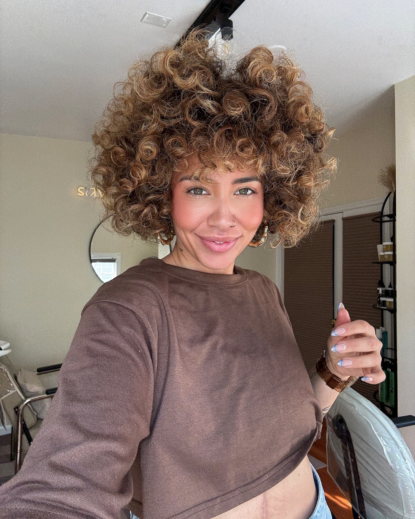 brown-curls-with-highlights