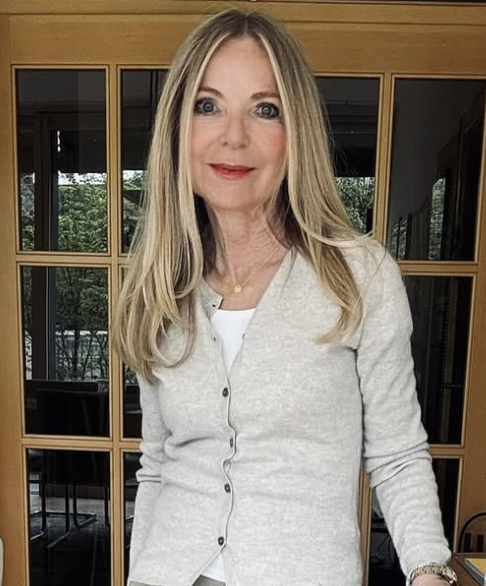 medium-hair-with-blonde-highlights