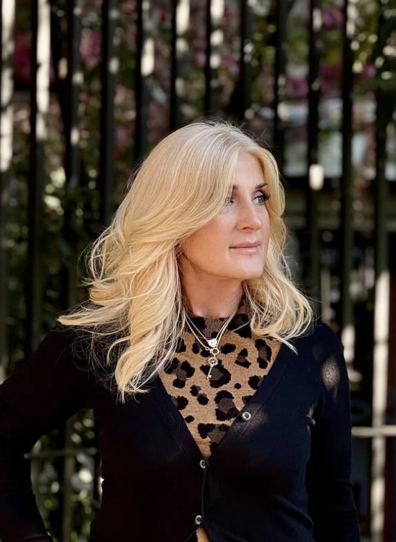 long-wavy-blonde-hair