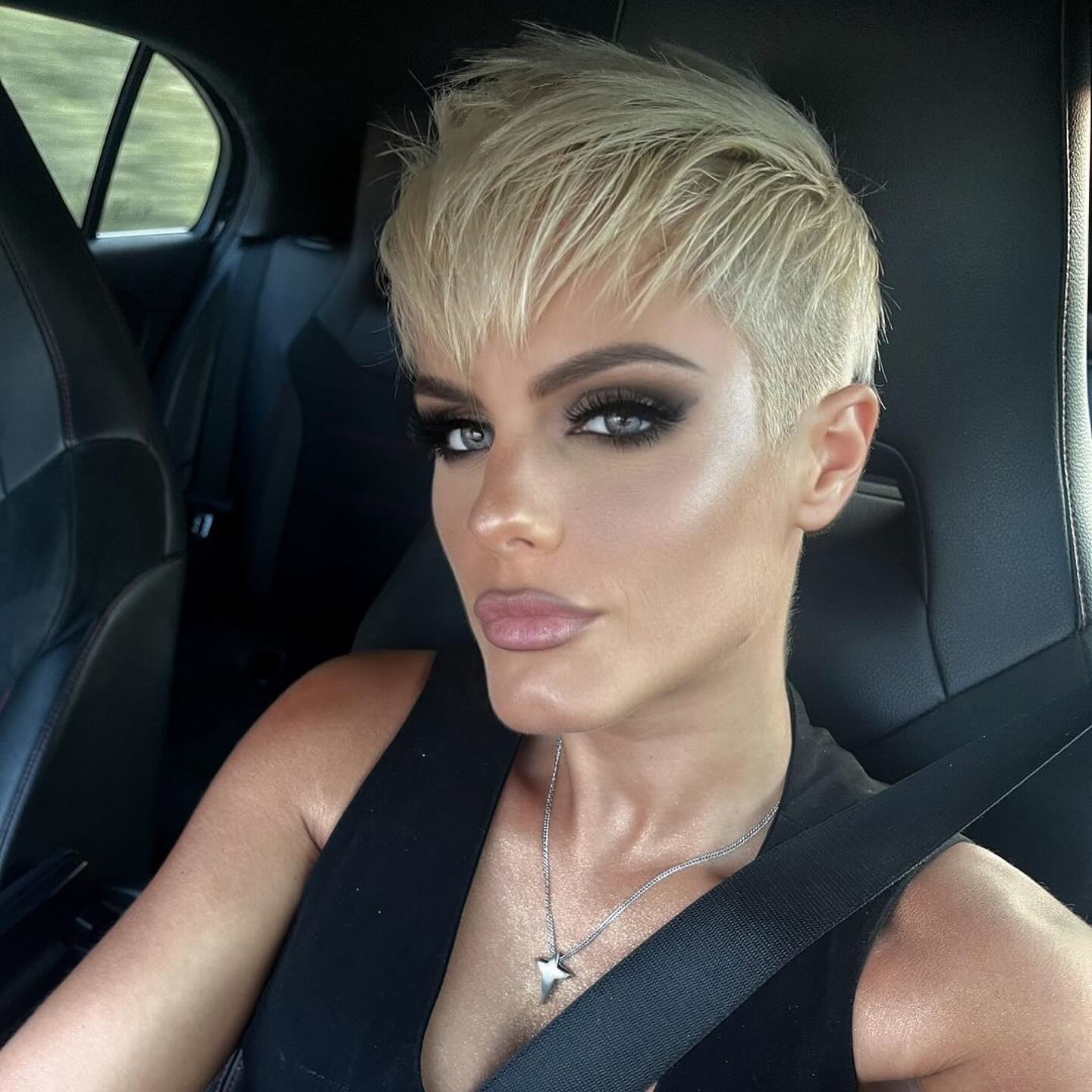edgy-wispy-pixie